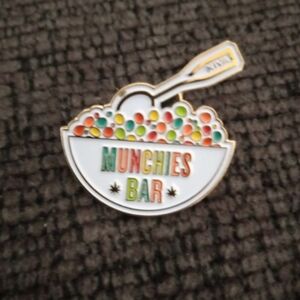 Munchies Bar Kiva Lapel Pin New